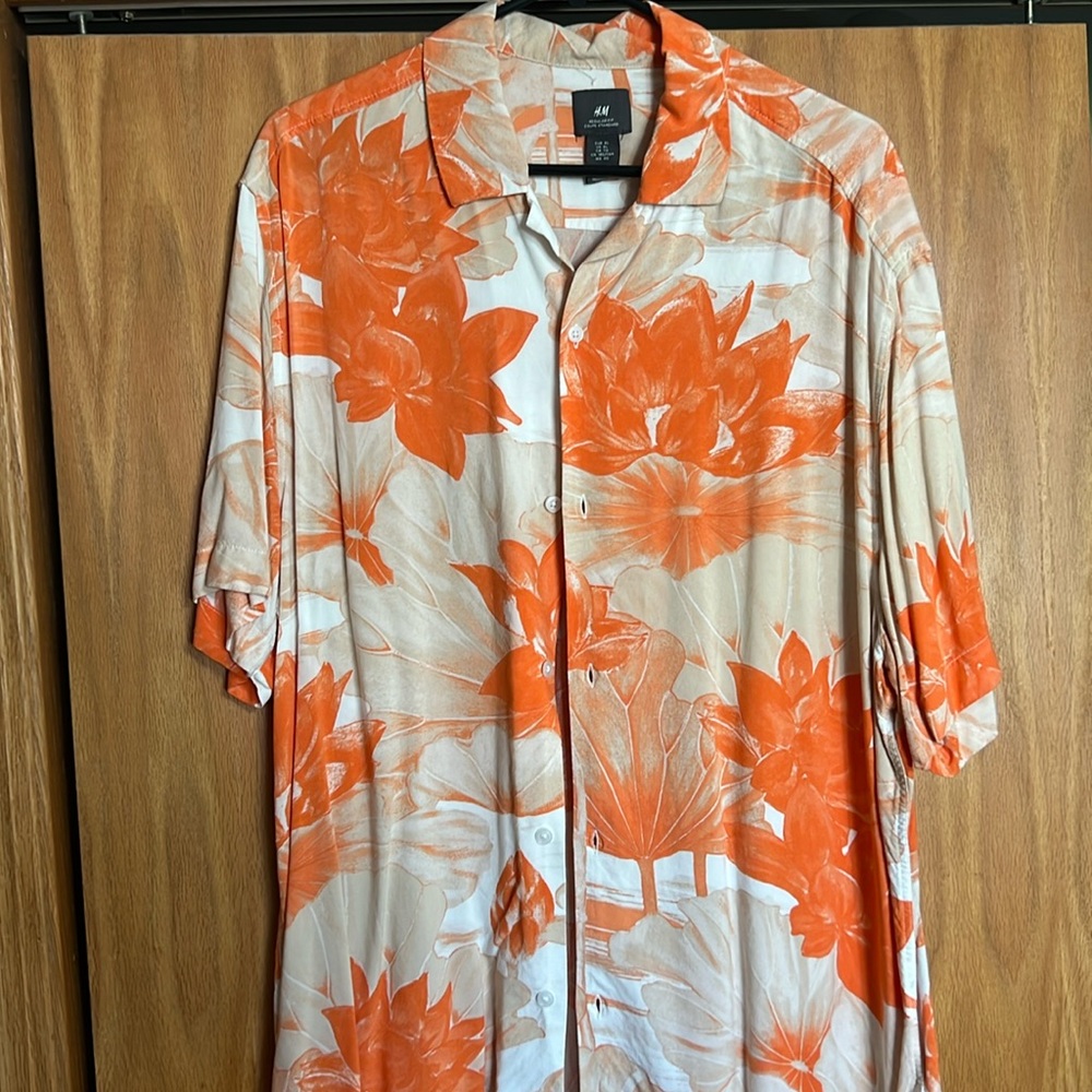 H&M-Men Hawaiian Print Button Shirt